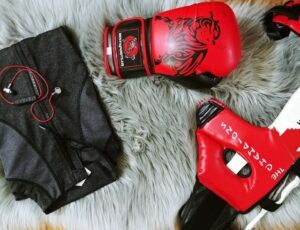 main differences between boxing and kickboxing